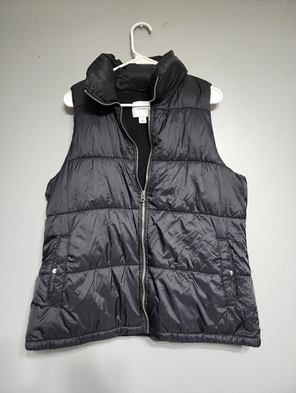 Old Navy Black Puffer Vest